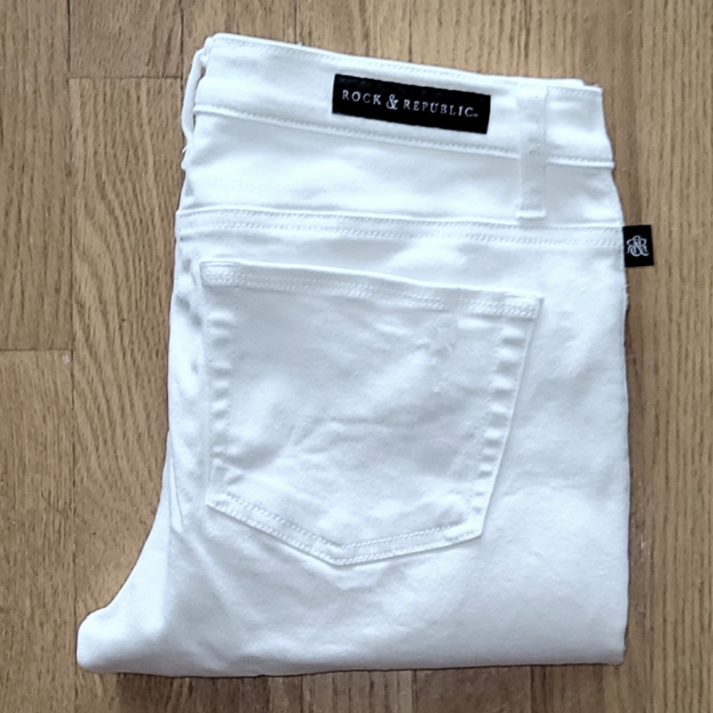 Distressed Skinny Jeans